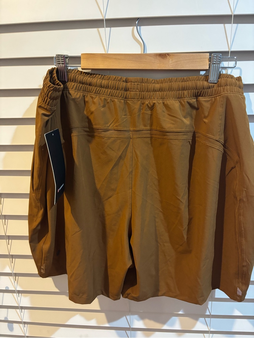 Mens XXL 7” Lightweight Elastic-Waist Brown Shorts